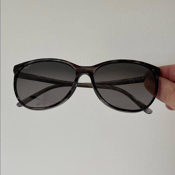 Maui Jim / Sunglasses - Picture 2 of 6